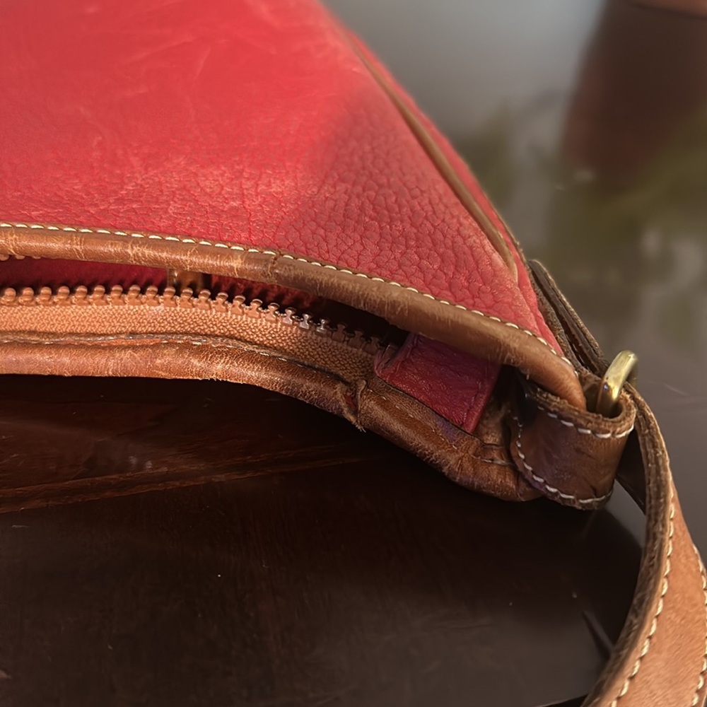 Vintage Dooney & Bourke red purse! - Picture 15 of 15
